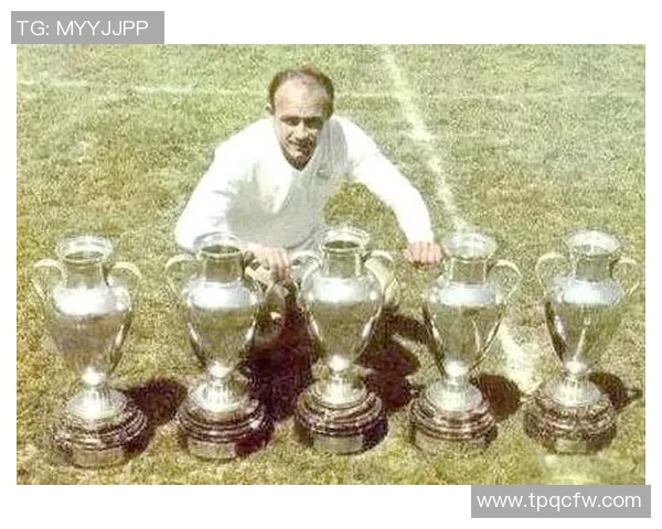 2014年足球明星回顾与成就分析：那些改变比赛的传奇瞬间