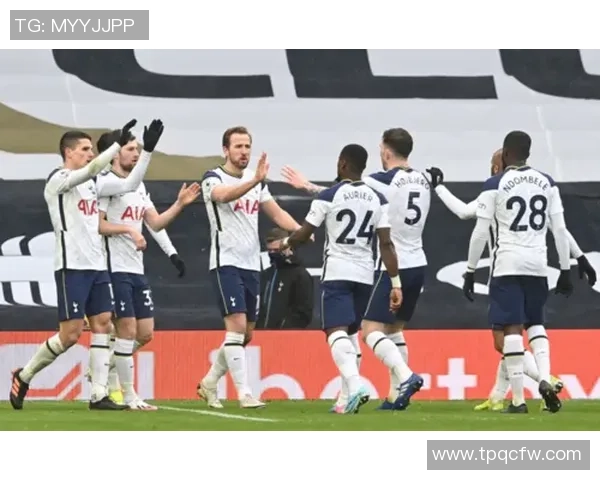 南京篮球队以80分稳居冠军赛积分榜首位争夺冠军的激烈竞争持续升温