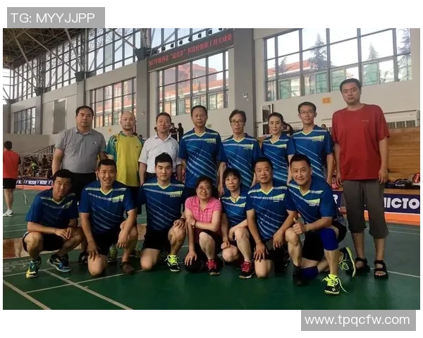 杭州羽毛球队与上海羽毛球队赛后复盘分析个人能力对比与表现总结