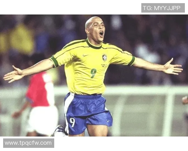 巴西队足球明星的辉煌历程与传奇故事揭秘